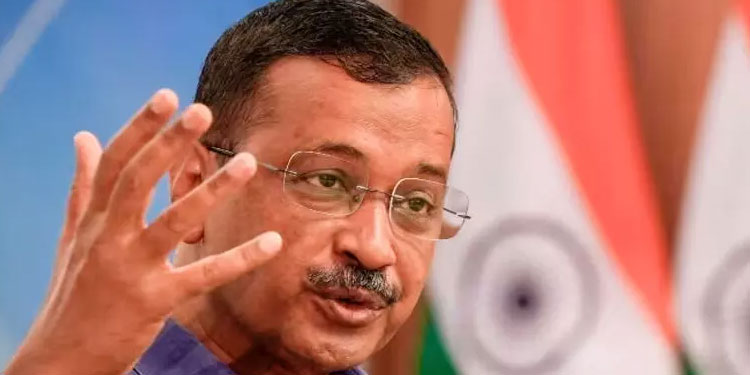 പ്രതിഷേധം തിളച്ചുമറിഞ്ഞിട്ടും സുപ്രീംകോടതി കുലുങ്ങിയില്ല; ചുവരെഴുത്ത് തിരിച്ചറിഞ്ഞ് കെജ്രിവാൾ കീഴ്കോടതിയിലേക്ക്