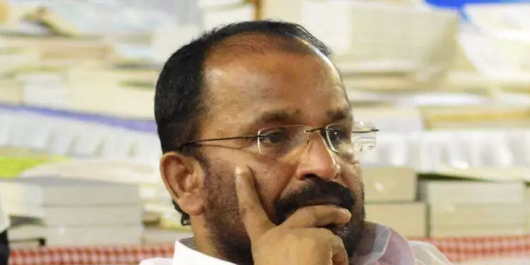 പെരുമാറ്റച്ചട്ട ലംഘനത്തിന് മുഖ്യമന്ത്രിക്കും ചീഫ്​ സെക്രട്ടറിക്കുമെതിരെ പരാതി നൽകി -ടി.എൻ പ്രതാപൻ