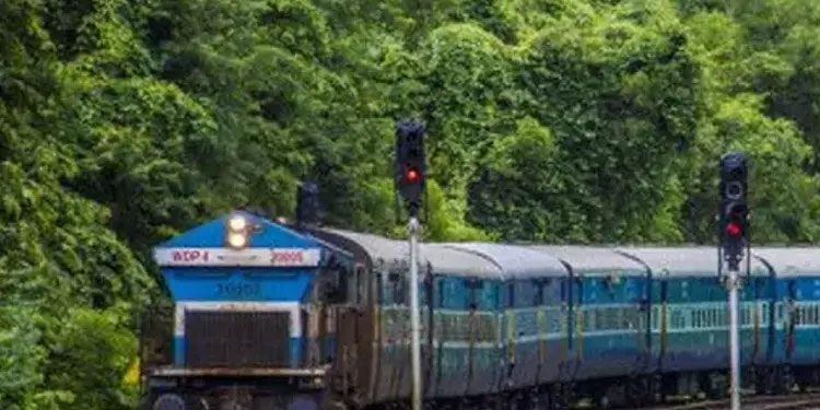 വെള്ളിയാഴ്ച 8 ട്രെയിനുകൾ റദ്ദാക്കി