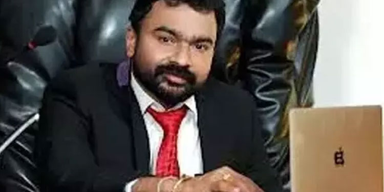 ക്രൈംബ്രാഞ്ച് സീൽ ചെയ്ത മോൻസൺ മാവുങ്കലിന്‍റെ വീട്ടിൽനിന്ന് പഞ്ചലോഹ വിളക്ക്​ ഉൾപ്പെടെ 15 സാമഗ്രികൾ നഷ്ടമായി; ദുരൂഹത