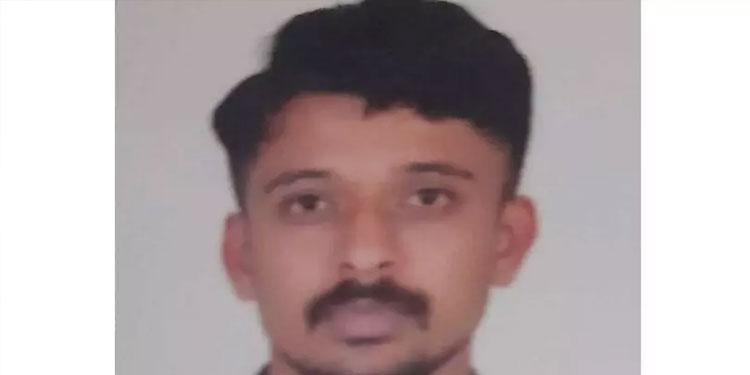 ‘അമ്മേ, സുരക്ഷിതനാണ്’; ഇറാൻ പിടിച്ചെടുത്ത കപ്പലിലെ മലയാളി ധനേഷ് കുടുംബവുമായി സംസാരിച്ചു
