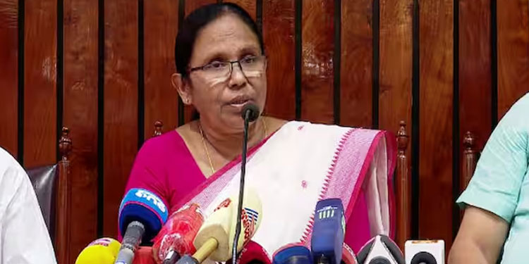 ‘തനിക്കെതിരെ ഇത്ര വലിയ അപവാദം ഇതാദ്യം’; വാർത്താസമ്മേളനത്തിൽ വികാരാധീനയായി കെകെ ശൈലജ