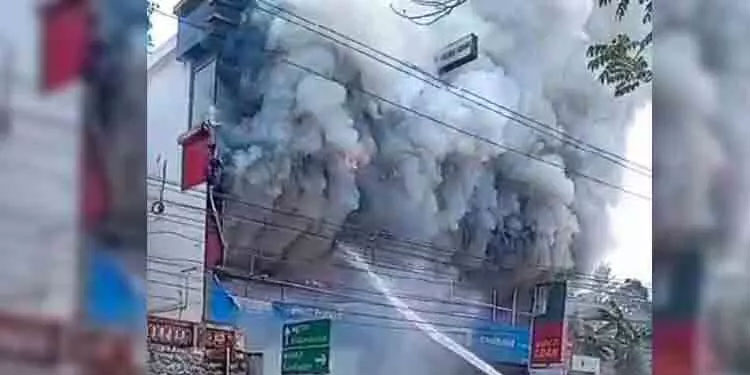 വർക്കല വടശ്ശേരിക്കൊണത്ത് ടെക്സ്റ്റൈൽസിൽ വൻ തീപിടുത്തം