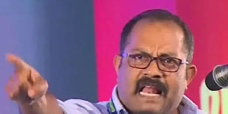 സി.പി.എമ്മിന് പറ്റിയ ചിഹ്നം ‘ബോംബ്’: അരിവാളും ചുറ്റികയും നഷ്ടപ്പെട്ടാൽ സങ്കടപ്പെടേണ്ടെന്ന് കെ.എം.ഷാജി