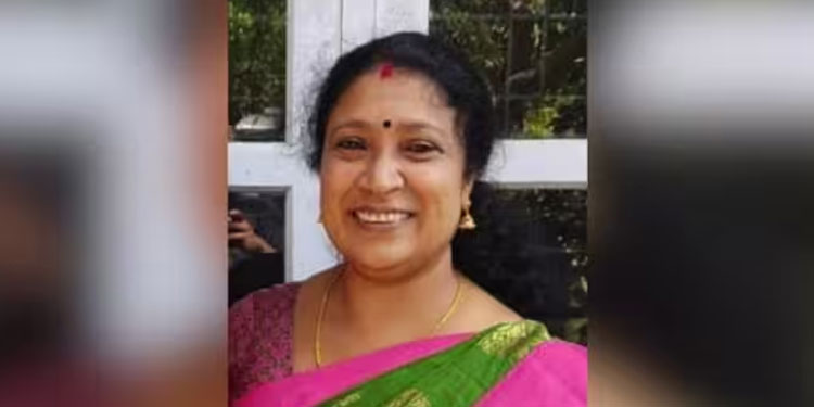 കണ്ണീരണിഞ്ഞ് ഒരു നാട്, ഷീബയുടെ പോസ്റ്റ്മോ‍ർട്ടം ഇന്ന്; ബാങ്കിന്റെ ജപ്തി നടപടിക്കെതിരെ പ്രതിഷേധം ശക്തമായി
