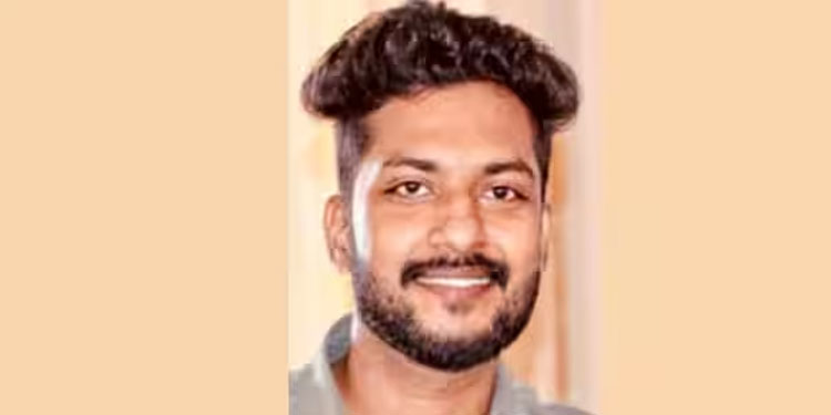 വിളിച്ച് കിട്ടിയില്ല, വീട്ടിൽ വന്നന്വേഷിച്ചപ്പോൾ മരിച്ചനിലയിൽ, യുവാവ് ഗൾഫിൽ നിന്നെത്തിയത് മൂന്ന് മാസം മുൻപ്