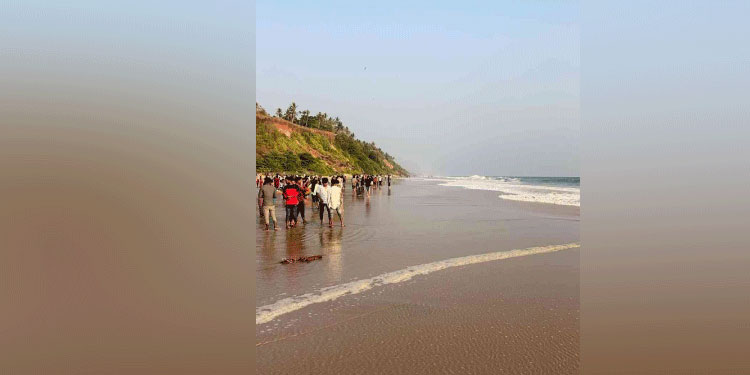 പാപനാശത്ത് കടൽ കരയിലേക്ക് കയറി; സുരക്ഷാനിയന്ത്രണങ്ങൾ രക്ഷയായി