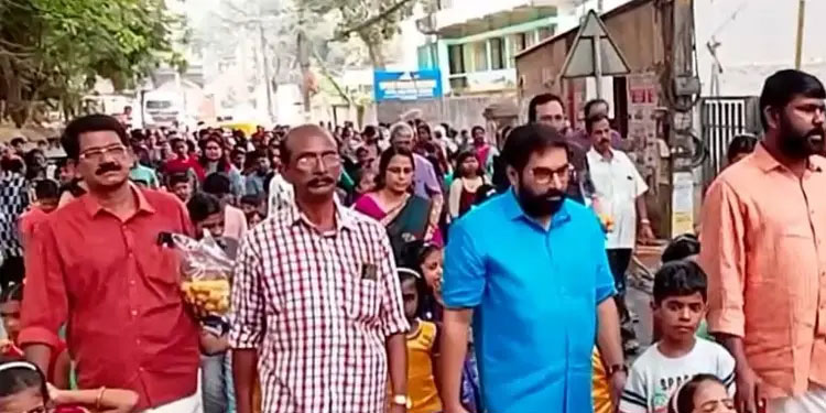 നോര്‍ക്ക  ഗാന്ധിഭവന്‍ റോഡ് ആഘോഷപൂര്‍വ്വം തുറന്നു
