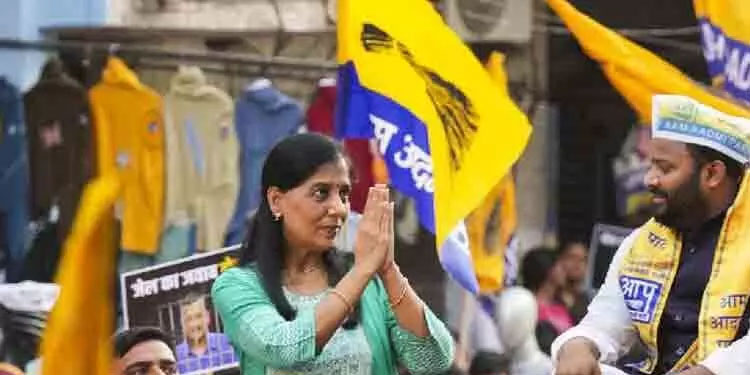“സ്വേച്ഛാധിപത്യത്തിനെതിരെ വോട്ടുചെയ്ത് ജനാധിപത്യത്തെ സംരക്ഷിക്കണം” -സുനിത കെജ്‌രിവാൾ