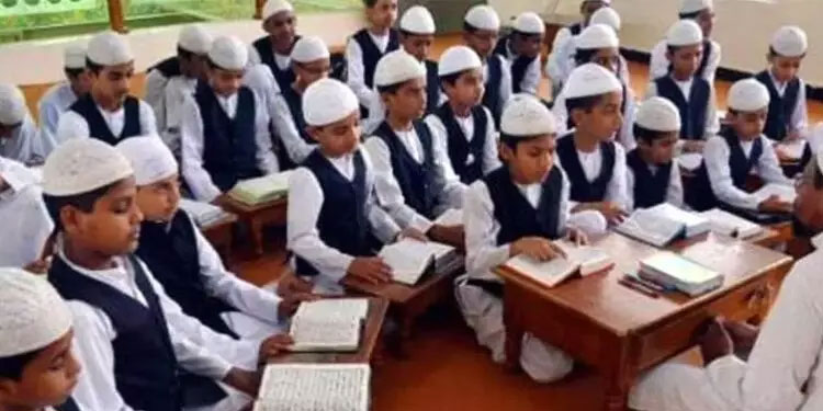 മദ്രസകളെ പോലെ രാജ്യത്തെ ഗുരുകുലങ്ങളും അടച്ചുപൂട്ടുമോ?; സുപ്രീംകോടതിയോട് അഭിഷേക് മനു സിങ്വി