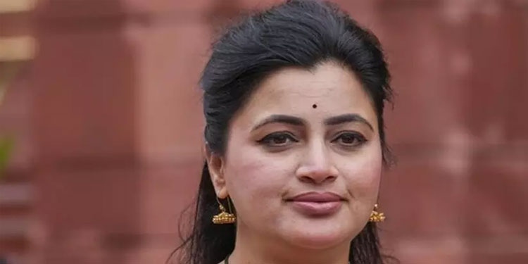 നവനീത് റാണയുടെ പട്ടിക ജാതി സർട്ടിഫിക്കറ്റ് അസാധുവാക്കിയത് സുപ്രീംകോടതി റദ്ദാക്കി