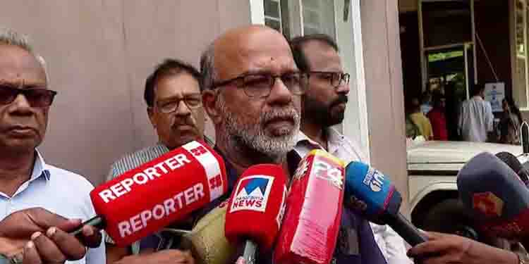 സ്ത്രീവിരുദ്ധ പരാമര്‍ശം: രാഷ്ട്രീയമായി ശരിയായിരുന്നില്ല, നിയമപരമായി തെറ്റല്ലെന്ന് ആർഎംപി നേതാവ് ഹരിഹരന്‍