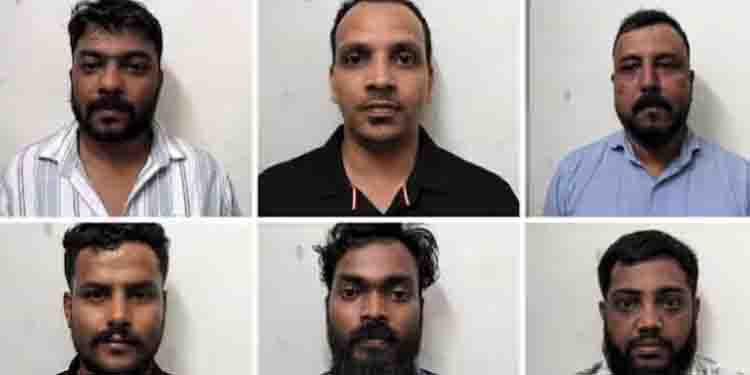 കരിപ്പൂരിൽ സ്വർണം കടത്തിയ ആളും തട്ടിയെടുക്കാനെത്തിയവരും പിടിയിൽ; കടത്തിയത് 56 ലക്ഷം രൂപയുടെ സ്വർണം