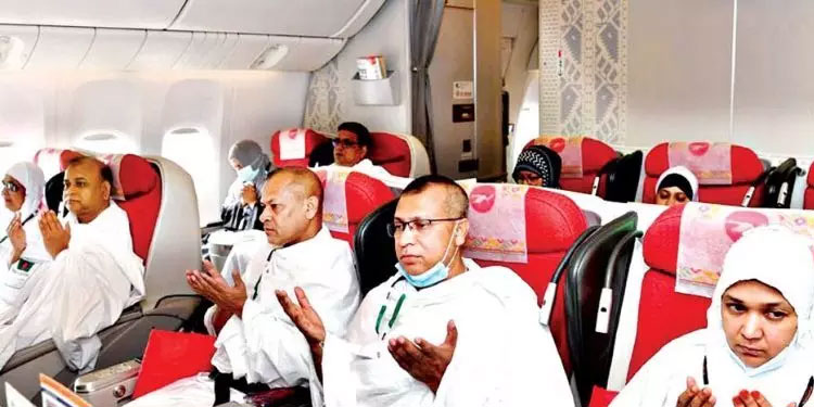ഹജ്ജ് കമ്മിറ്റിക്ക് കീഴിൽ കേരളത്തിൽ നിന്നുള്ള ആദ്യ തീർത്ഥാടക സംഘം ചൊവ്വാഴ്ച്ച മക്കയിലെത്തും