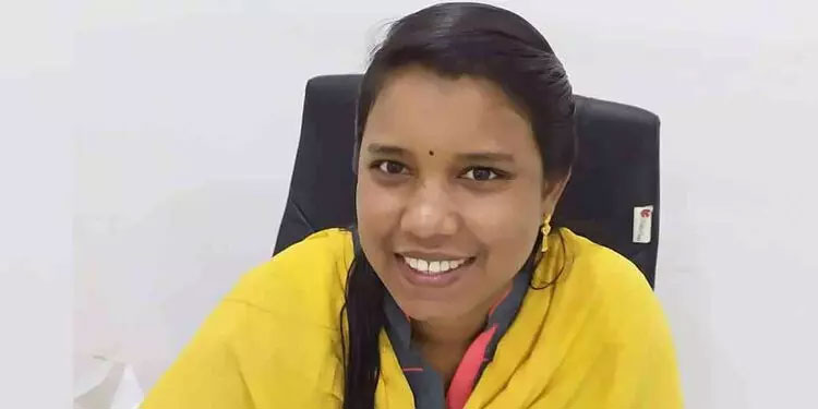 ട്രെയിലർ ലോറിക്കടിയിൽപ്പെട്ട് സ്കൂട്ടർ യാത്രികക്ക് ദാരുണാന്ത്യം