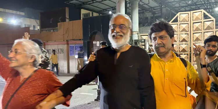 ന്യൂസ് ക്ലിക്ക് എഡിറ്റർ പ്രബിർ പുർകായസ്ത ജയിൽമോചിതനായി