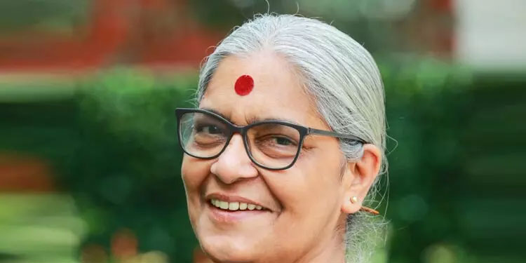 രാഹുൽ ഗാന്ധി വയനാട്ടുകാരെ വഞ്ചിച്ചു, റായ്‌ബറേലിയിൽ മത്സരിക്കുമെന്ന് പറയാതിരുന്നത് തെറ്റ്: ആനി രാജ