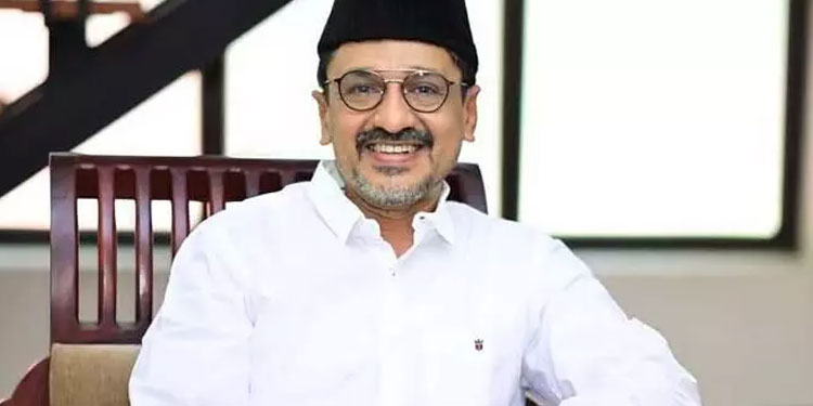 ‘മരണ ശേഷം ഒരാളെ ഓർക്കാൻ ഒന്നുകിൽ പുസ്തകം രചിക്കണം, അല്ലെങ്കിൽ മറ്റുള്ളവർക്ക് എഴുതാൻ പാകത്തിൽ ജീവിക്കണം’; വായന ദിന സന്ദേശവുമായി സാദിഖലി തങ്ങൾ