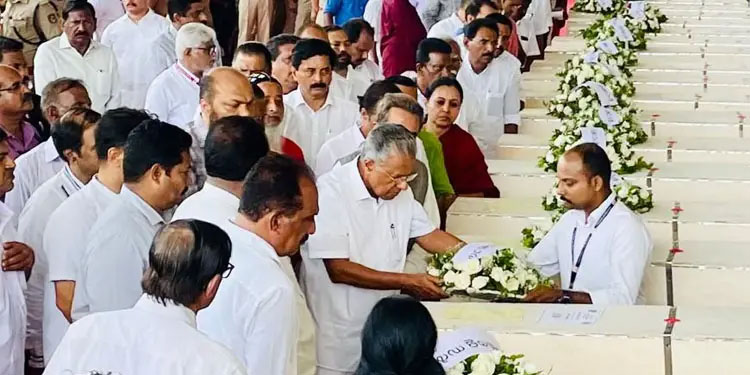 നെഞ്ചുലഞ്ഞ് കേരളം: മുഖ്യമന്ത്രിയും മന്ത്രിമാരും മൃതദേഹങ്ങൾ ഏറ്റുവാങ്ങി; വിമാനത്താവളത്തിൽ പൊതുദർശനം