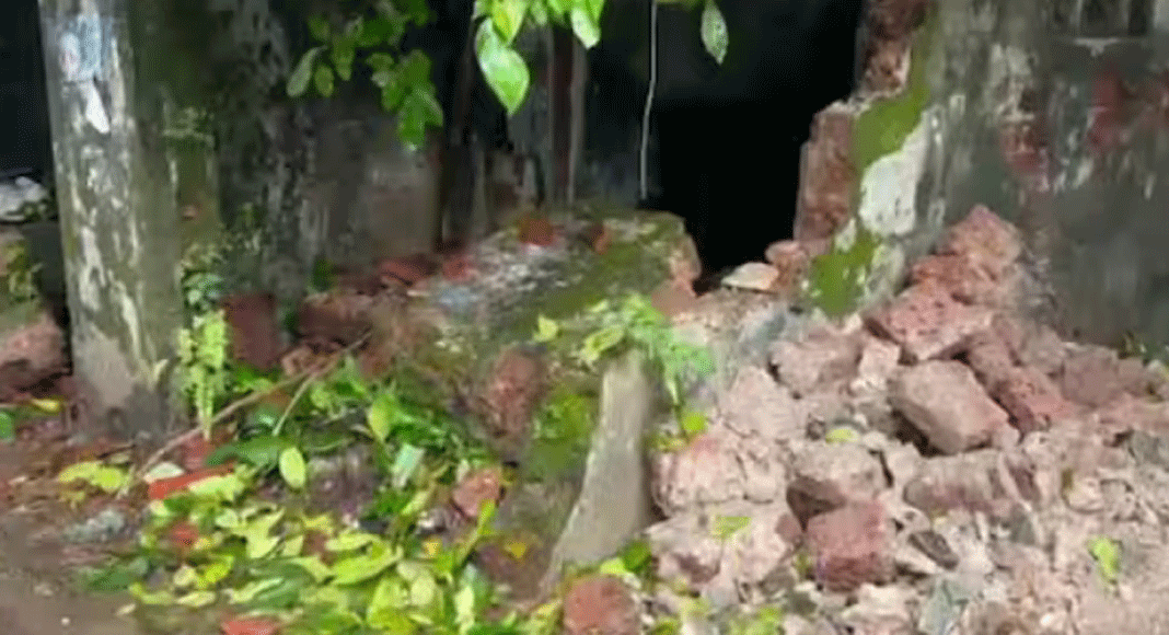 കോഴിക്കോട് ലോറി മതിലിൽ ഇടിച്ചു ; 5 വിദ്യാർത്ഥികൾക്ക് പരിക്ക്