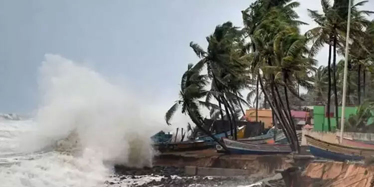 കള്ളക്കടൽ പ്രതിഭാസത്തിന് സാധ്യത: തീരദേശത്ത് ജാഗ്രത നിർദേശം
