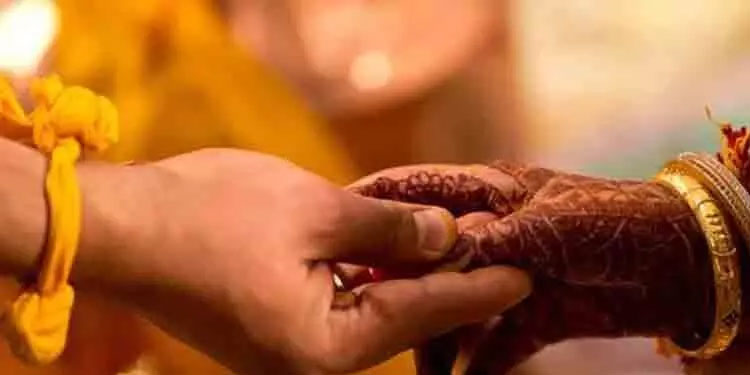 കേന്ദ്ര സർക്കാർ പദ്ധതിയിൽ നിന്നും പണം വാങ്ങി കാമുകന്മാർക്കൊപ്പം ഒളിച്ചോടി വിവാഹിതരായ സ്ത്രീകൾ; പരാതിയുമായി ഭർത്താക്കന്മാർ