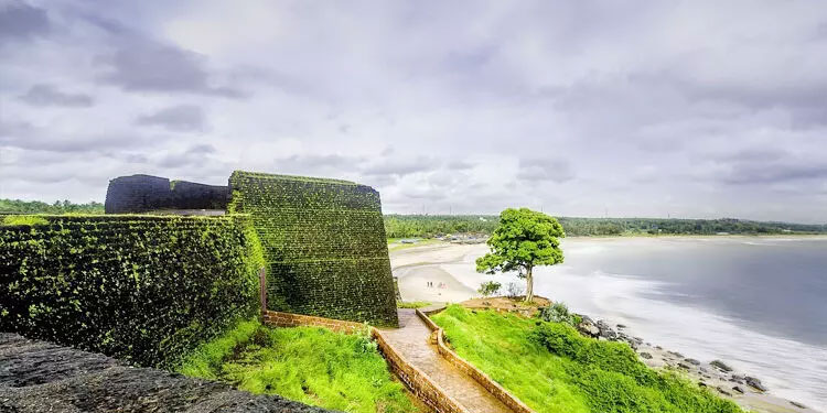 വടക്കൻ കേരളത്തിലേക്ക് വ്ലോഗർമാർ എത്തും; വിനോദസഞ്ചാരത്തിന് ഉണർവേകാൻ വ്ലോഗേഴ്സ് മീറ്റ്