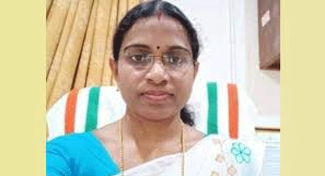 ഇടുക്കി ബ്ലോക്ക് പഞ്ചായത്ത് പ്രസിഡൻറ് രാജി ചന്ദ്രനെ മെമ്പര്‍  സ്ഥാനത്തു നിന്നും ഹൈക്കോടതി അയോഗ്യയാക്കി