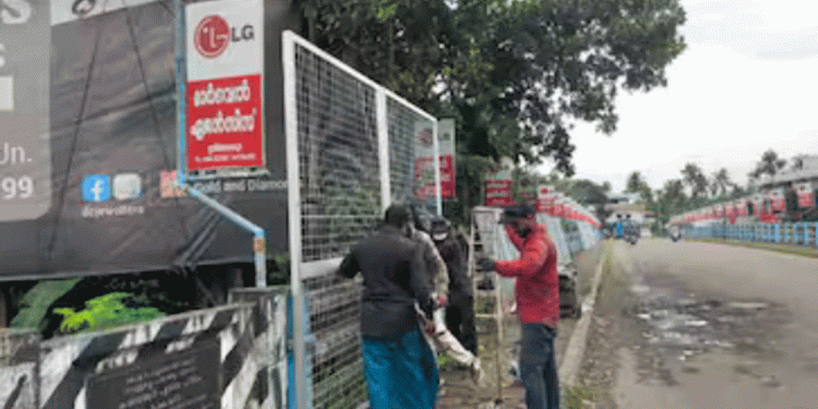 കരുവന്നൂര്‍ വലിയ പാലത്തില്‍ സുരക്ഷാവേലികള്‍ സ്ഥാപിക്കുന്ന പ്രവര്‍ത്തികള്‍ ആരംഭിച്ചു