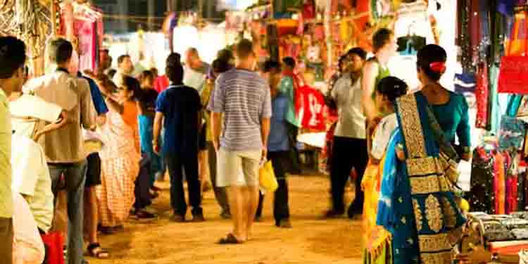 ഈ സംസ്ഥാനങ്ങളെ കണ്ടുപഠിക്കൂ, ഇവിടെ കടകൾ പൂട്ടുന്നില്ല; പൊടിപൊടിച്ച് രാത്രി കച്ചവടം