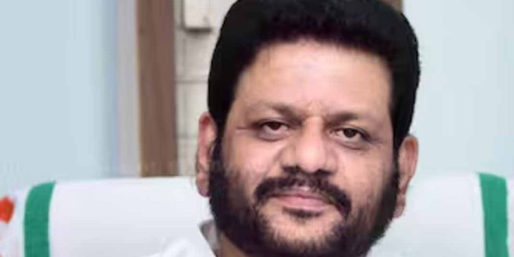 റെയിൽവേ ഡിവിഷൻ വിഭജിക്കാനുള്ള തീരുമാനത്തിന് പിന്നിൽ ദുരൂഹതയെന്ന് പാലക്കാട് എംപി വികെ ശ്രീകണ്ഠൻ