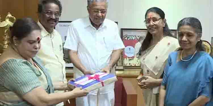 ഹേമ കമ്മിറ്റി റിപ്പോർട്ട് പുറത്ത് വിടാൻ ഉത്തരവിട്ട് വിവരാവകാശ കമ്മീഷൻ; സ്വകാര്യ വിവരങ്ങൾ കൈമാറരുതെന്ന് നിർദേശം