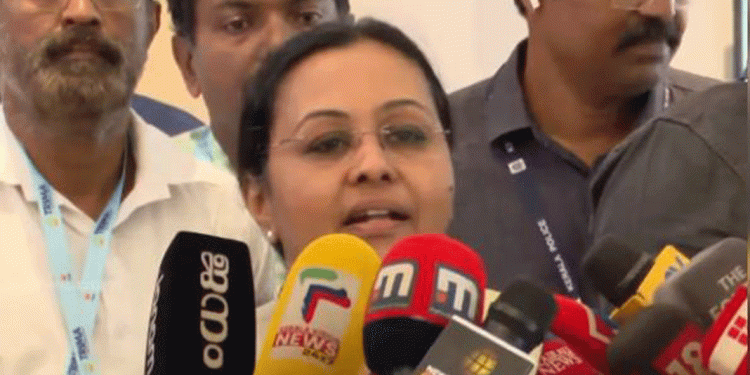മലപ്പുറത്ത് നിപ വൈറസ് സംശയിക്കുന്ന സാഹചര്യത്തില്‍ ആരോഗ്യ വകുപ്പ് മന്ത്രി വീണാ ജോര്‍ജിന്റെ നേതൃത്വത്തില്‍ ഉന്നതതല യോഗം ചേര്‍ന്നു