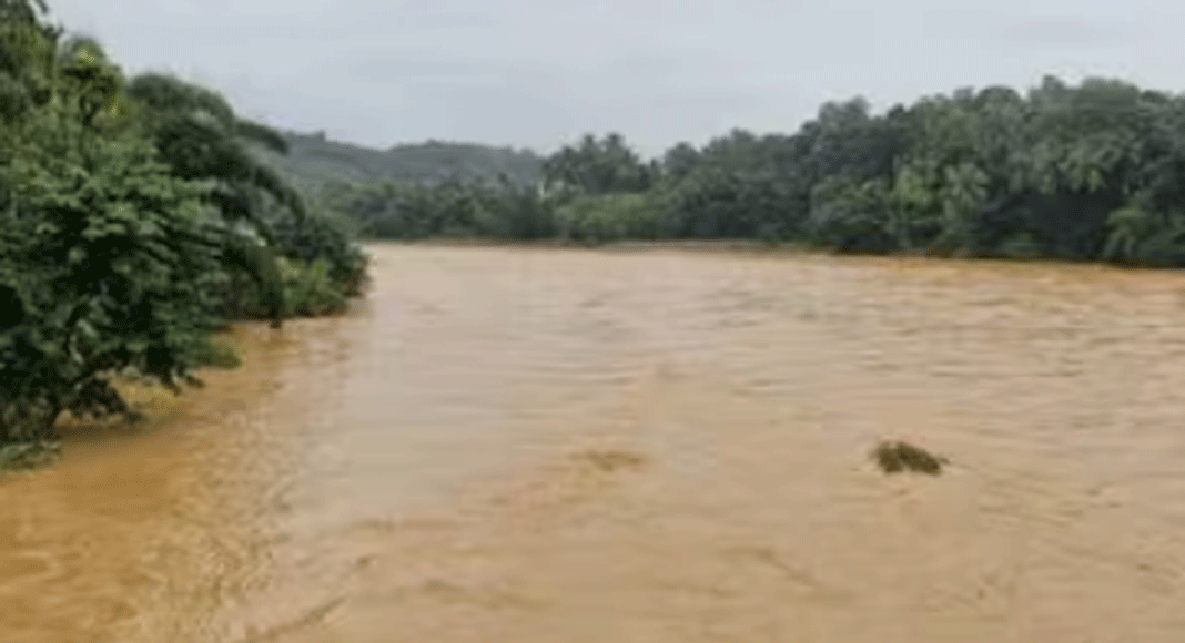 സംസ്ഥാനത്തെ നദികളിൽ ജലനിരപ്പ് അപകടകരമായി ഉയരുന്ന സാഹചര്യത്തിൽ മുന്നറിയിപ്പ് പുറപ്പെടുവിച്ച് കേന്ദ്ര ജല കമ്മീഷൻ