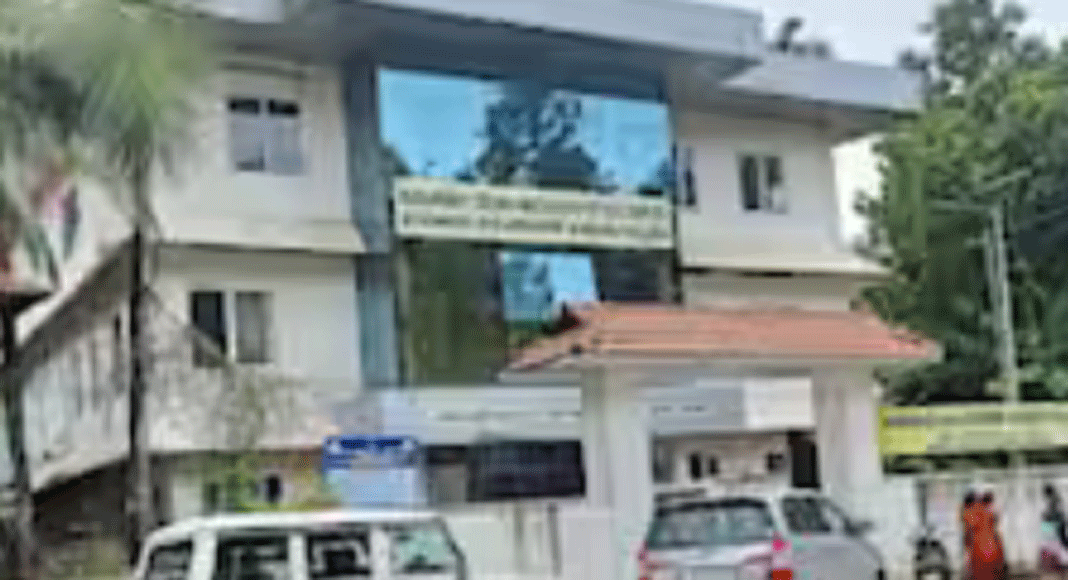 വ്യാജ രേഖയുണ്ടാക്കി പണം തട്ടിയ സംഭവം ; പഞ്ചായത്ത് സെക്രട്ടറിക്ക് 12 വർ‍ഷം തടവും പിഴയും