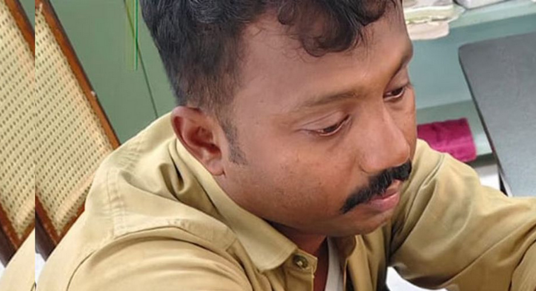 വൈദ്യുതി ബില്‍ അടയ്ക്കാന്‍ ഫോണ്‍ വിളിച്ച് അറിയിച്ച ഉദ്യോഗസ്ഥനെ ഓഫീസിലെത്തി മര്‍ദ്ദിച്ച് ഉപഭോക്താവ്