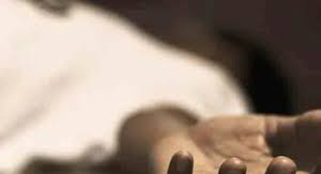 കോഴിക്കോട് സൗത്ത് ബീച്ചിന് സമീപം അടച്ചിട്ട കടയ്ക്കുള്ളിൽ യുവാവിനെ മരിച്ച നിലയിൽ കണ്ടെത്തി