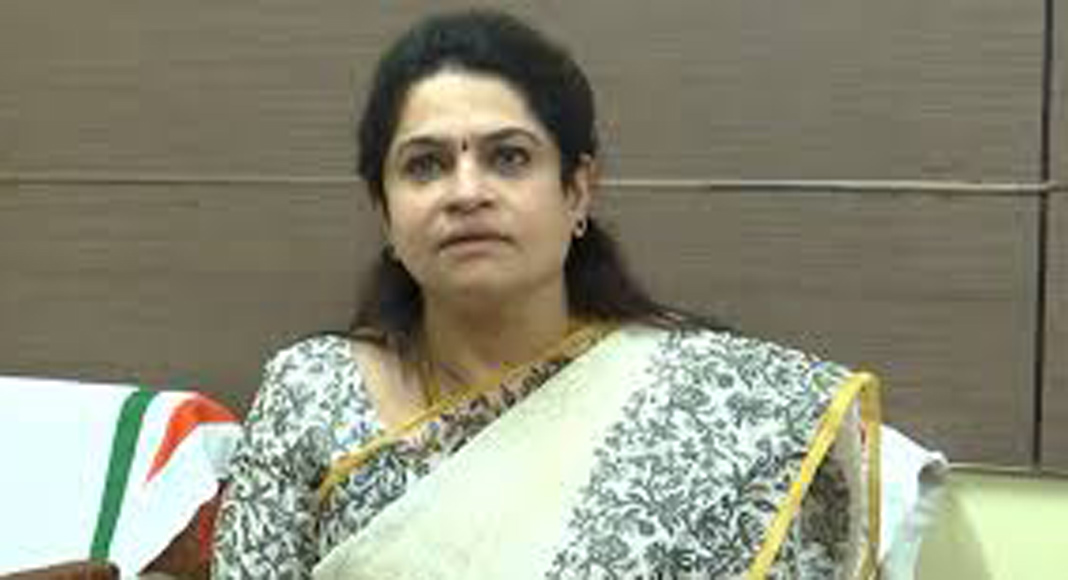 പാലക്കാട്ടെ യുഡിഎഫ് സ്ഥാനാർഥി രാഹുൽ മാങ്കൂട്ടത്തിലിനെതിരെയും ഷാഫി പറമ്പിൽ എംപിക്കെതിരെയും രൂക്ഷവിമർശനവുമായി ബിജെപി നേതാവ് പത്മജ വേണുഗോപാൽ