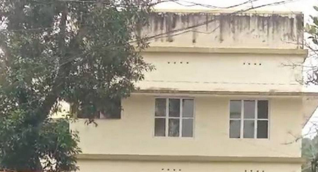 പൂവച്ചല്‍ ഹയര്‍ സെക്കന്‍ഡറി സ്‌കൂളില്‍ വിദ്യാര്‍ത്ഥികള്‍ തമ്മിലെ കയ്യാങ്കളിയില്‍ പ്രിന്‍സിപ്പാളിന് മര്‍ദ്ദനം