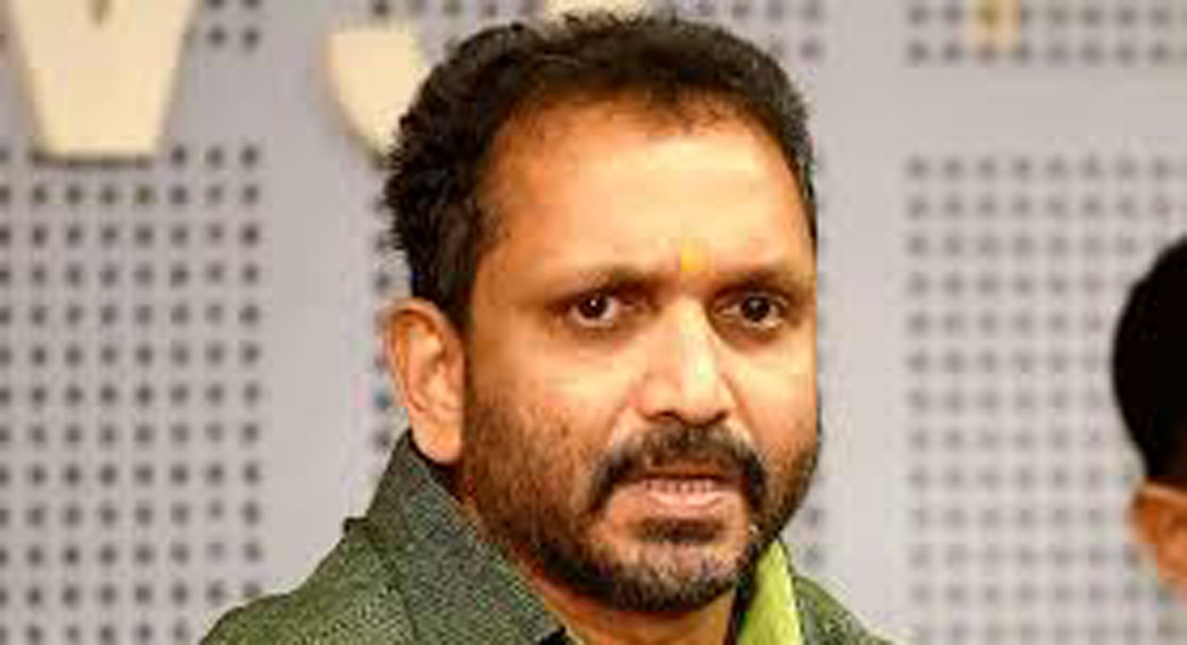 കോണ്‍ഗ്രസില്‍ ചേരുന്ന പ്രാദേശിക നേതാക്കള്‍ക്ക് പോലും പാണക്കാട് തങ്ങളെ കണ്ട് അനുഗ്രഹം വാങ്ങേണ്ട സ്ഥിതിയെന്ന് പരിഹസിച്ച് ബിജെപി സംസ്ഥാന അധ്യക്ഷന്‍ കെ സുരേന്ദ്രന്‍