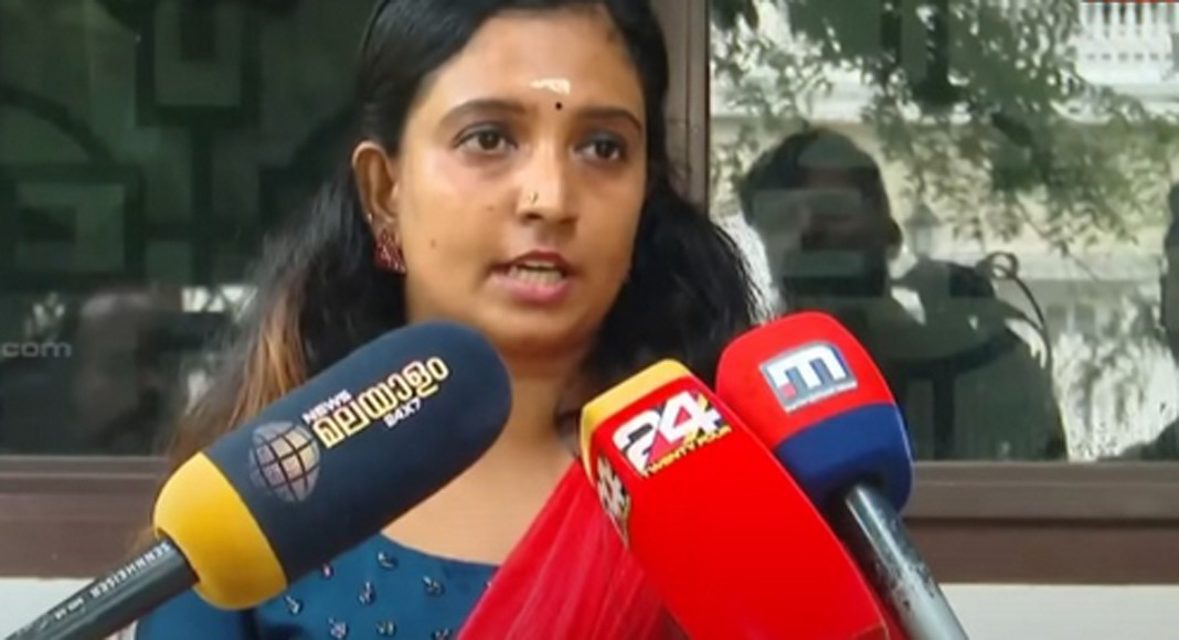 പരാതിയുമായി എത്തിയ യുവതിയെ തൃശൂർ എസിപി അപമാനിച്ചതായി പരാതി