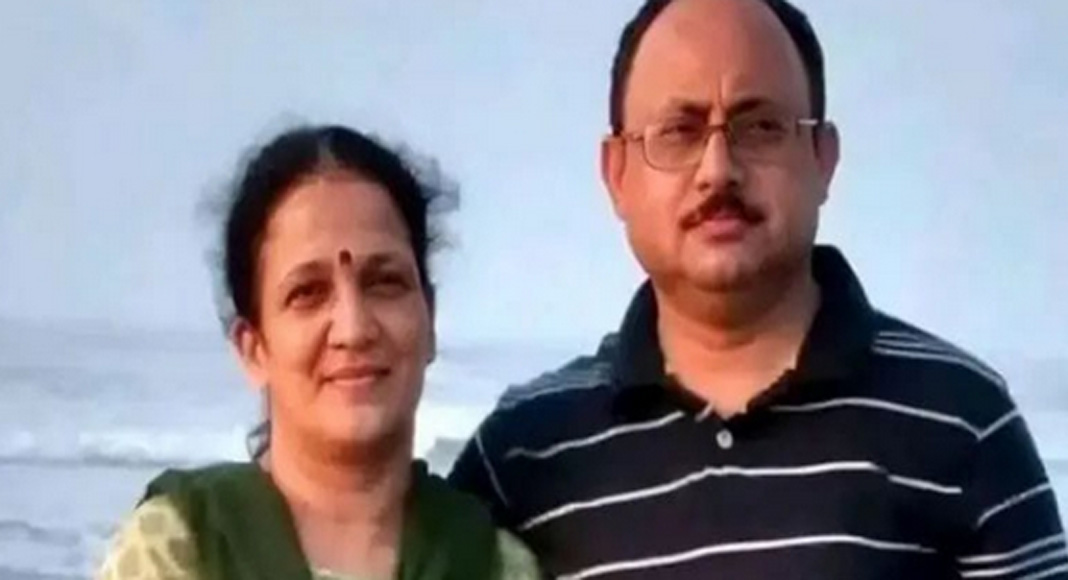 ദ്വാരകയില് കാര് ട്രക്കുമായി കൂട്ടിയിടിച്ചുണ്ടായ അപകടത്തില് ആലപ്പുഴ തുറവൂര് സ്വദേശികളായ ദമ്പതികൾക്ക് ദാരുണാന്ത്യം