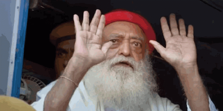 2013ലെ ബലാത്സംഗക്കേസില് ജീവപര്യന്തം തടവുശിക്ഷ അനുഭവിക്കുന്ന ആള്ദൈവം ആശാറാം ബാപ്പുവിന് ഇടക്കാല ജാമ്യം അനുവദിച്ച് സുപ്രീം കോടതി