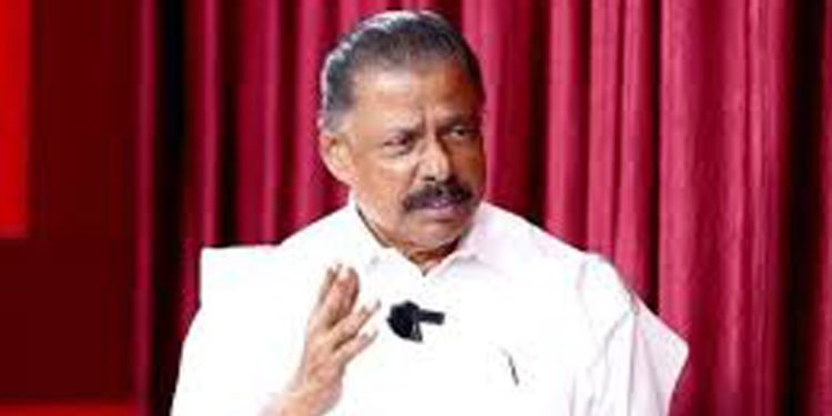 പ്രതികളെ മാല ഇട്ട് സ്വീകരിക്കുന്നതില് എന്താണ് തെറ്റെന്ന് സി.പി.എം. സംസ്ഥാന സെക്രട്ടറി എം.വി. ഗോവിന്ദന്
