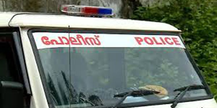 ഇന്റേണ്‍ഷിപ്പിനെത്തിയ വിദ്യാര്‍ത്ഥികളെ സുഹൃത്തായ വിദ്യാര്‍ത്ഥിയുള്‍പ്പെട്ട സംഘം ആക്രമിച്ചു