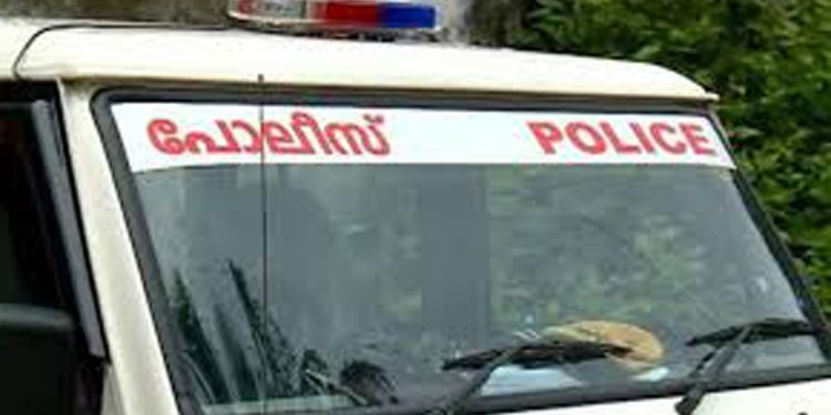 അരീക്കോട് മാനസിക വെല്ലുവിളി നേരിടുന്ന യുവതിയെ ബലാത്സംഗത്തിനിരയാക്കിയെന്ന കേസില് രണ്ട് പേര് അറസ്റ്റില്