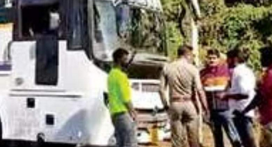 നിയമവിരുദ്ധമായി മള്‍ട്ടികളര്‍ ലേസര്‍ ലൈറ്റുകള്‍ ഘടിപ്പിച്ച് സര്‍വ്വീസ് നടത്തിയ റോബിന്‍ ബസിന് പിഴയിട്ട് എംവിഡി