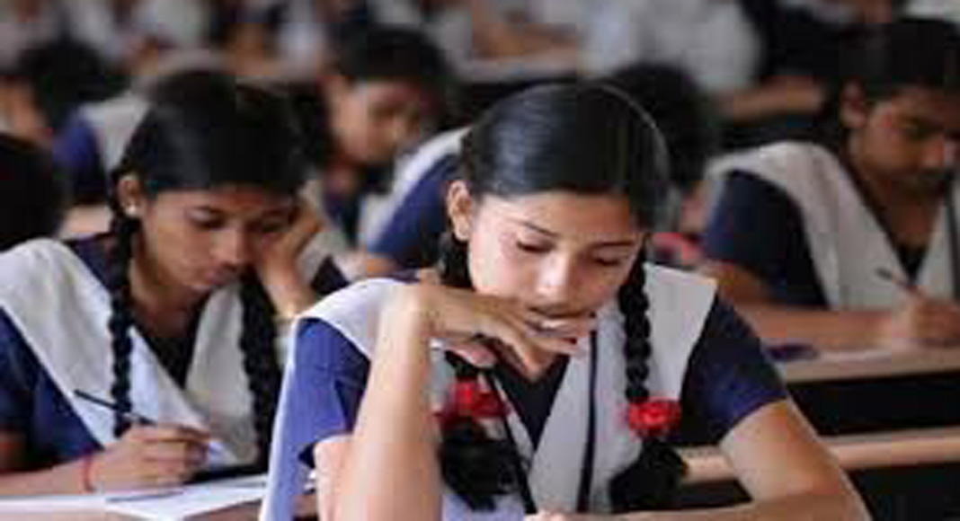 ഹയർസെക്കൻഡറി പരീക്ഷ നടത്താൻ പണമില്ല ;  പണം സ്വയം കണ്ടെത്താൻ സ്കൂളുകൾക്ക് നിർദേശം നൽകി സ‍ർക്കാർ