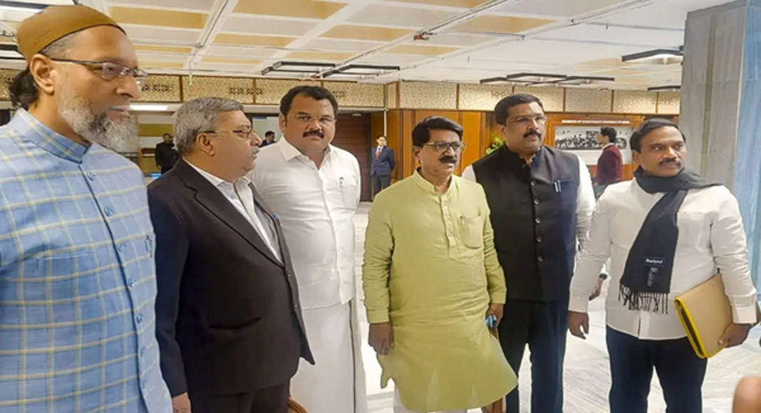 വഖഫ് കരട് റിപ്പോര്‍ട്ട് അംഗീകരിച്ച് സംയുക്ത പാര്‍ലമെന്ററി സമിതി