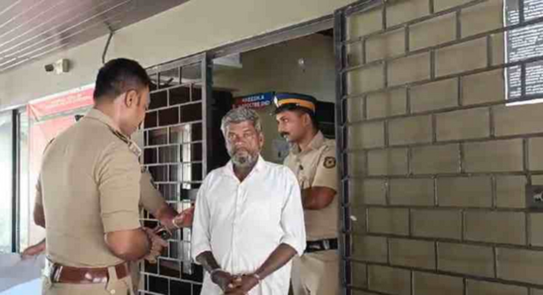 ചെന്നിത്തലയിൽ വൃദ്ധരായ അച്ഛനമ്മമാരെ ചുട്ടുകൊന്ന കേസിലെ പ്രതി വിജയനെ ചെങ്ങന്നൂർ ഫസ്റ്റ് ക്ലാസ്സ് ജുഡീഷ്യൽ മജിസ്ട്രേറ്റിന് മുന്നിൽ ഹാജരാക്കി